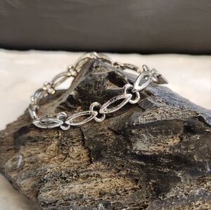 Silver linked bracelet
